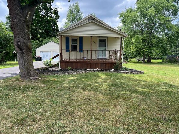 457 Aurora St