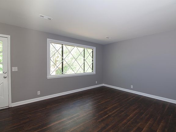 5th image of 140 Lakeside Park Dr