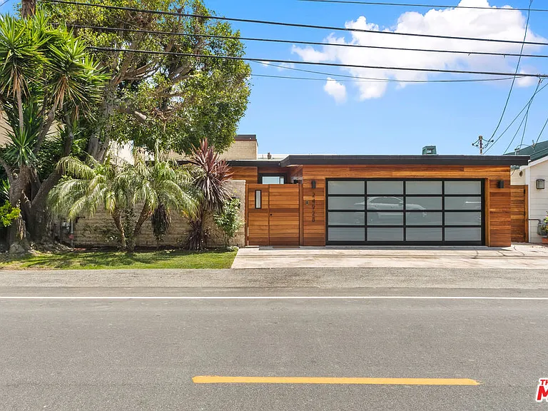 24928 Malibu Rd — Photo 49