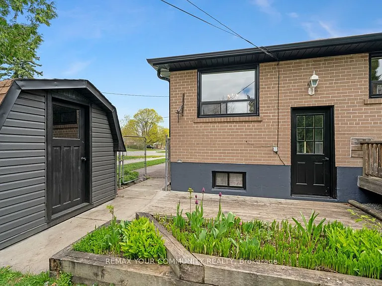14 Webster Dr #LOWER — Photo 2