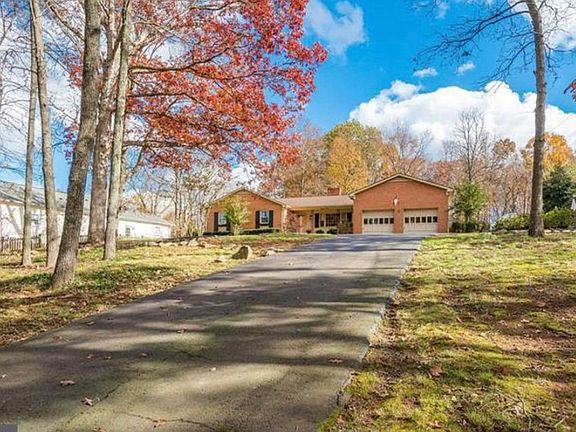 2nd image of 8515 Thomas Dr