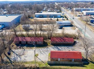 2001 Powell St, Springdale, AR 72764