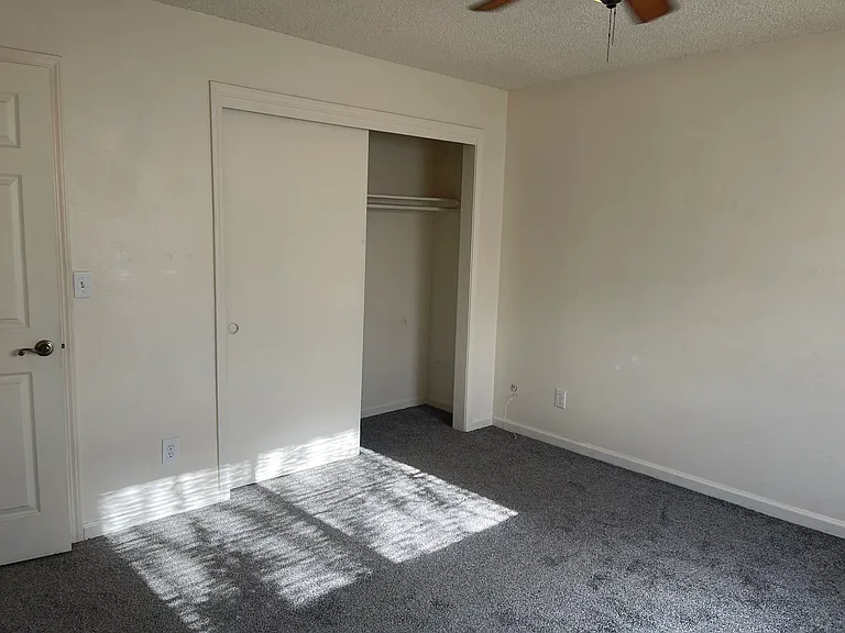 21992 Peacock Way — Photo 11