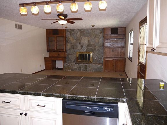 Kitchen Island / Great Room