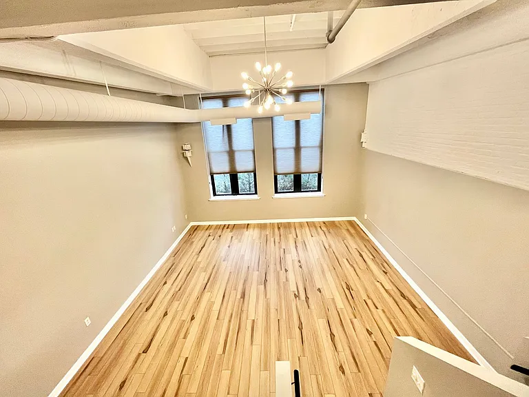 1133 W 9th Street — Photo 57