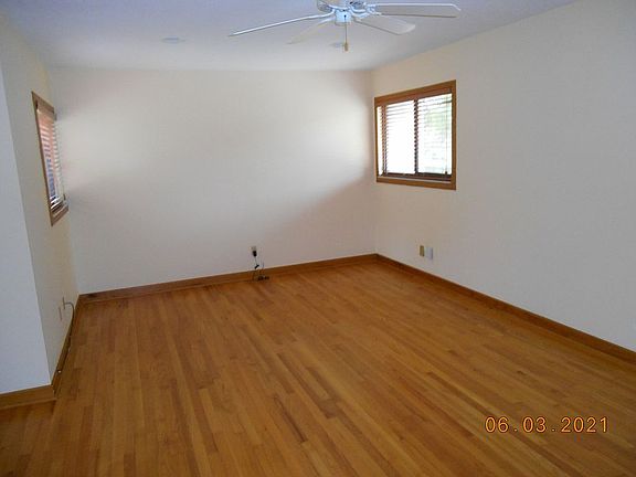 5th image of 1503 N Carolwood Blvd