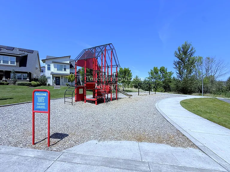 6527 SE Genrosa St — Photo 36