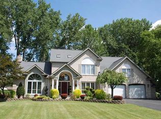 275 Red Hickory Dr, Rochester, NY 14626