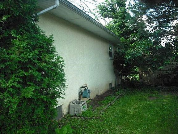 2nd image of 1073 Northfield Pl S