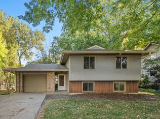 9849 Bluebird St NW, Coon Rapids, MN 55433