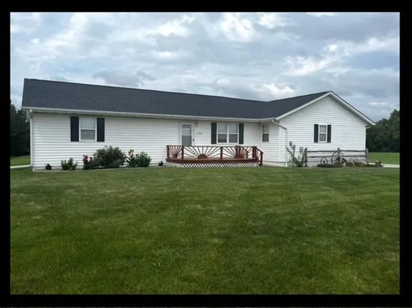 31521 Lake St, Macon, MO 63552