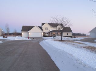 N9403 Olde Oak Tree Ct, APPLETON, WI 54915