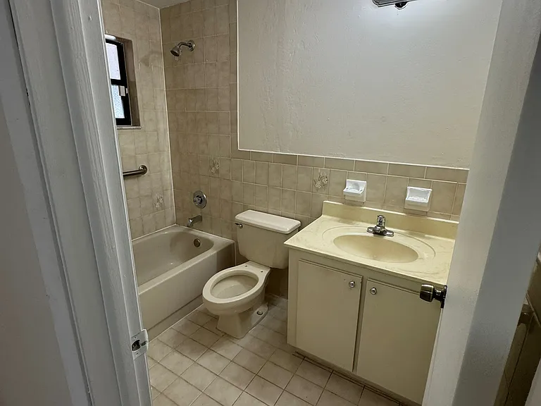 1381 SW 23rd St — Photo 17