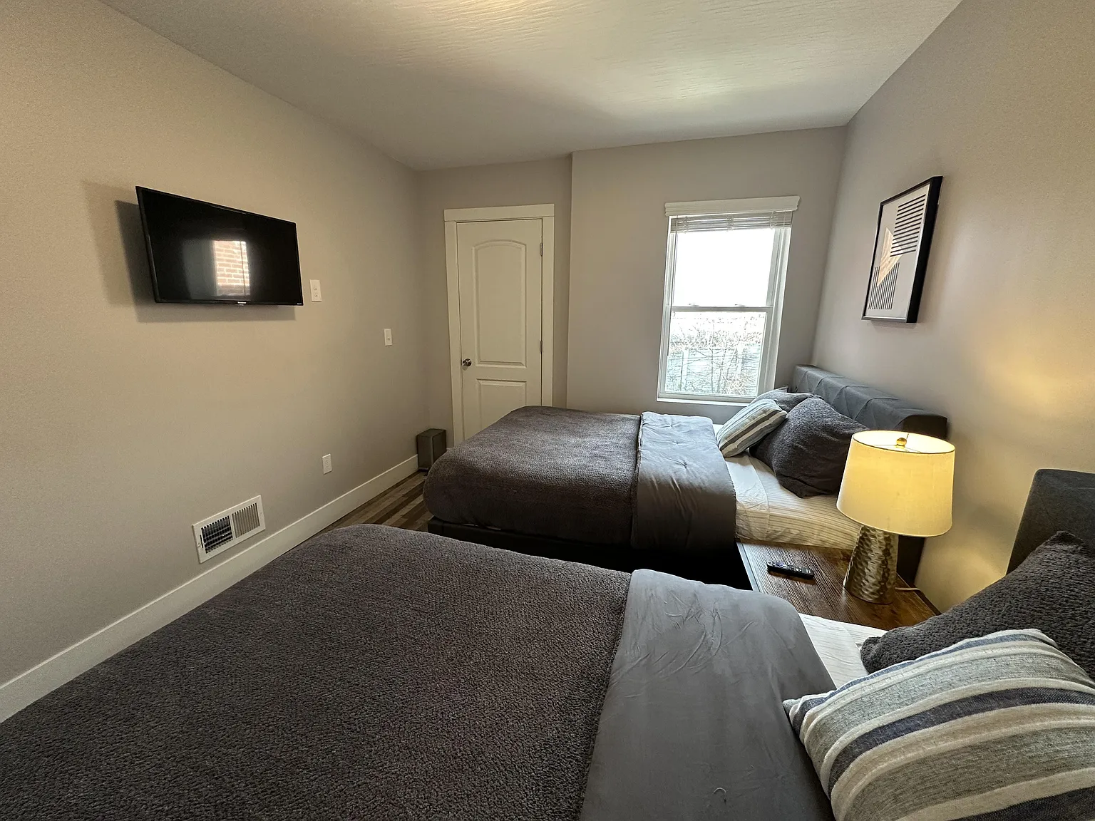 2 bed, 1180 sqft, $1,900 — Photo 4