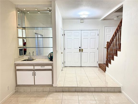 3rd image of 18319 Hart St Unit 3