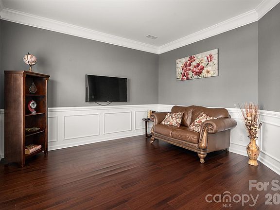 5th image of 6714 Reedy Creek Rd