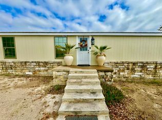 76 Top Dr, Del Rio, TX 78840