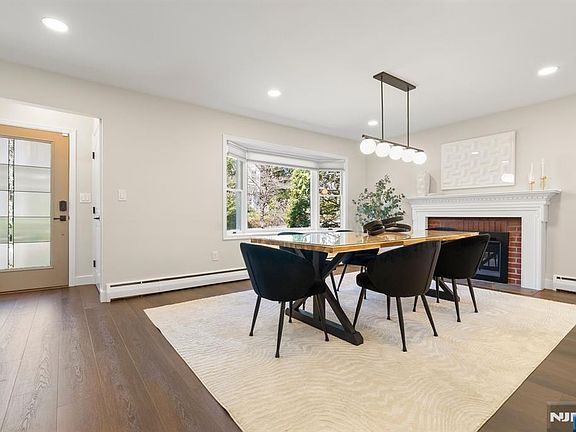 4th image of 519 Summit St
