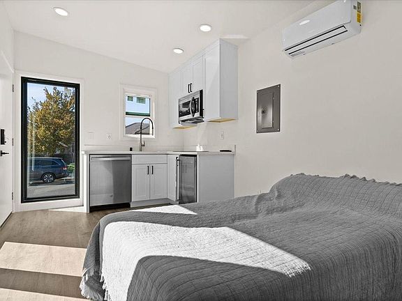5th image of 10472 Lockwood Dr #C