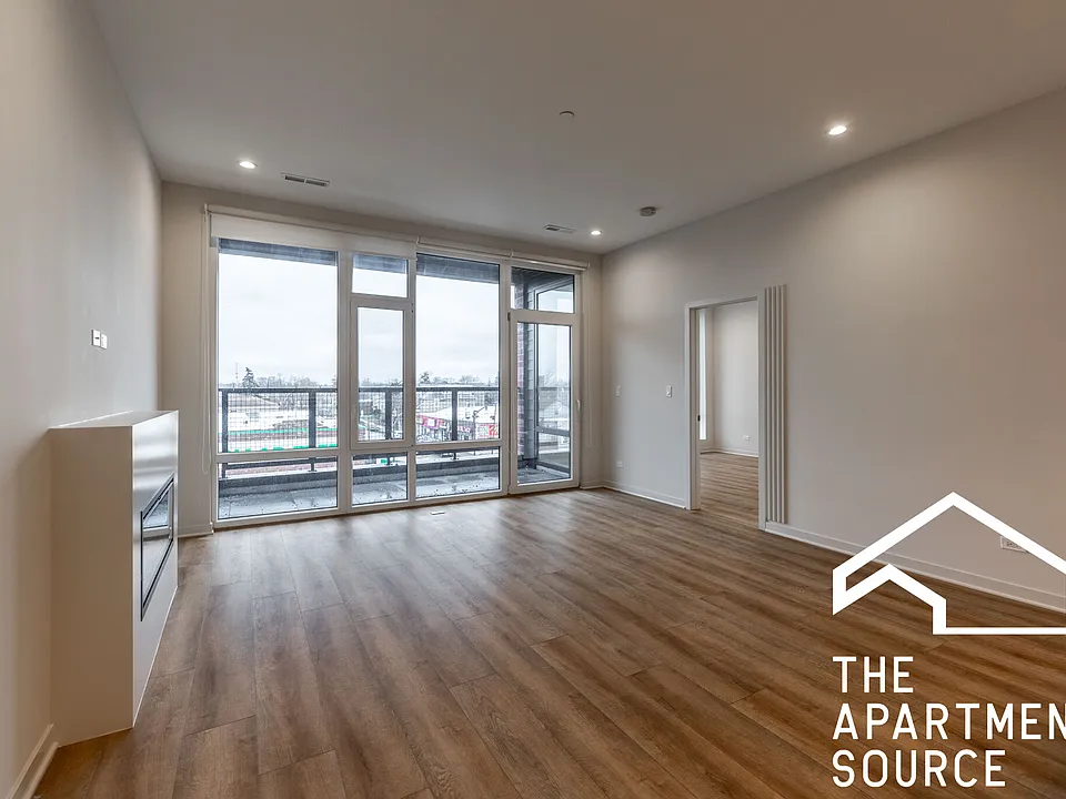 3209 N Narragansett Ave #301