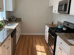 444 N Euclid Ave #16, Pasadena, CA 91101