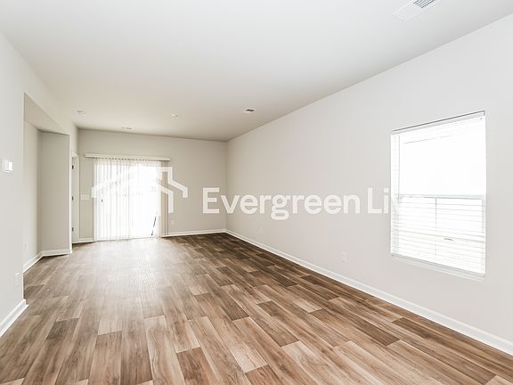 2nd image of 364 Pine Crest View Dr