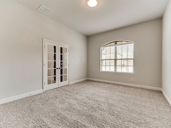 3rd image of 5908 Horsetail Dr