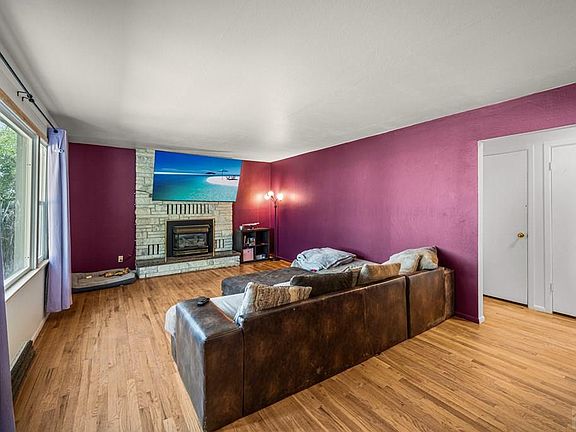 3rd image of 1528 Alexander Cir