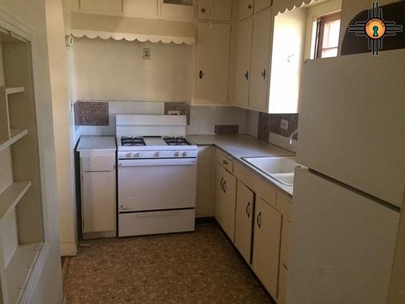 2nd image of 208 E Church St