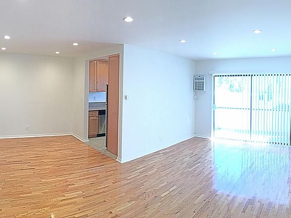 2nd image of 1425 N Harper Ave APT 9