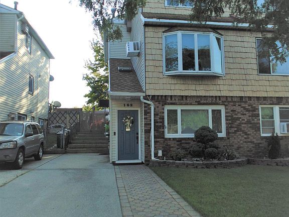 3rd image of 162 Sandalwood Dr