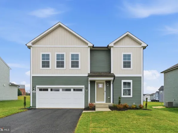 298 Armistead Pl, Charles Town, WV 25414