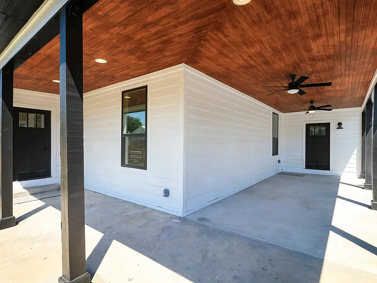 2425 Monterey St — Photo 5