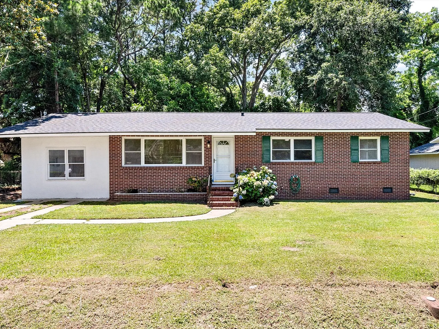 3 bed, 1400 sqft, $3,000 — Photo 1