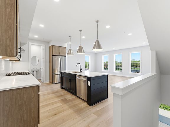 5th image of 227 Oliver Way