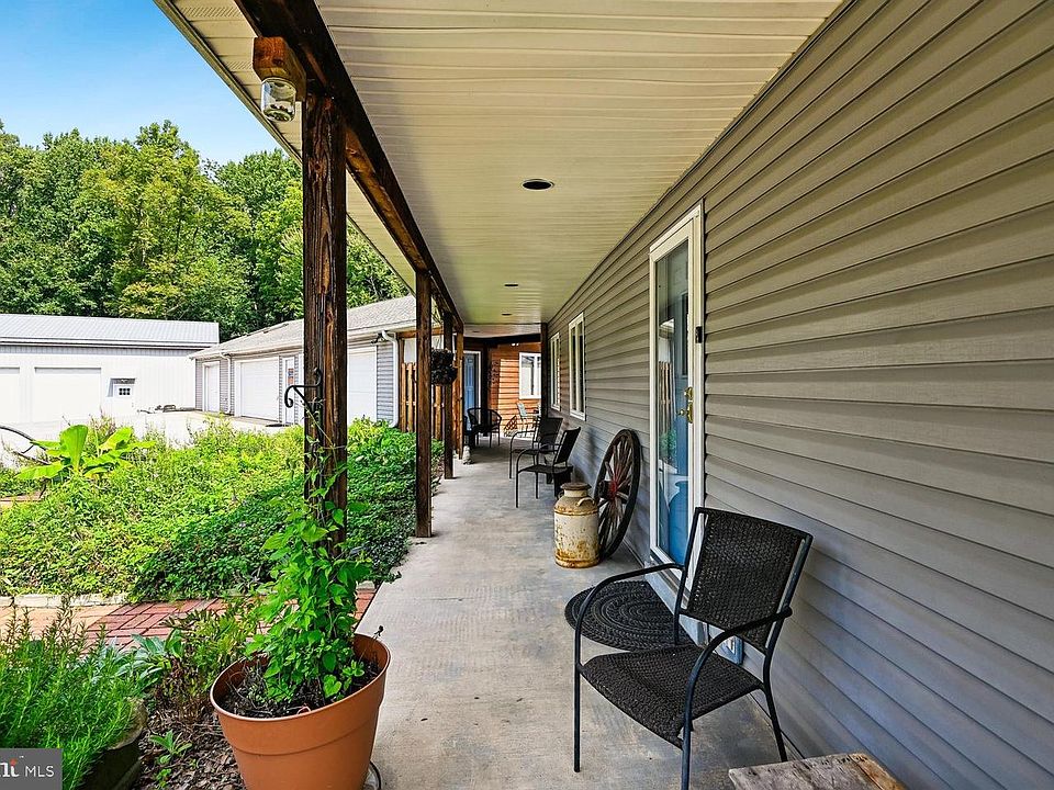 1st image of 18 Watergate Ct