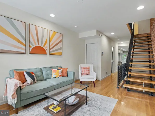 916 S Curley St, Baltimore, MD 21224