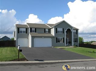 4863 Thunder Cloud Dr, Syracuse, NY 13215