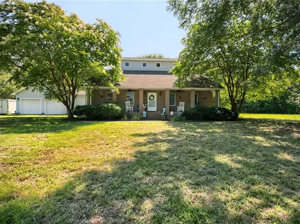 175 Heron Point Rd, Cardinal, VA 23025