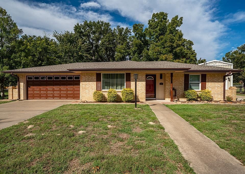 1st image of 211 Sue Ln
