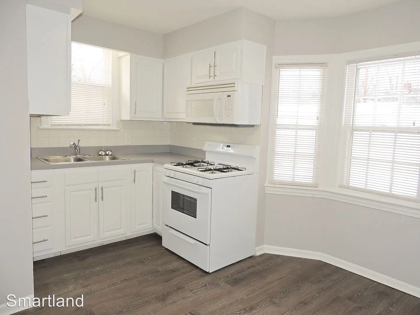 20703 Gladstone Rd photo 1