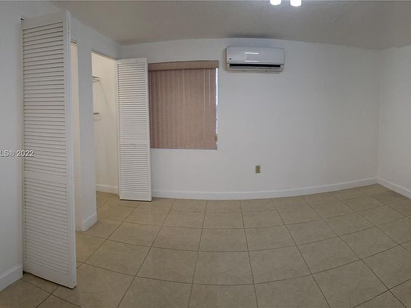 3rd image of 4851 NW 192nd St