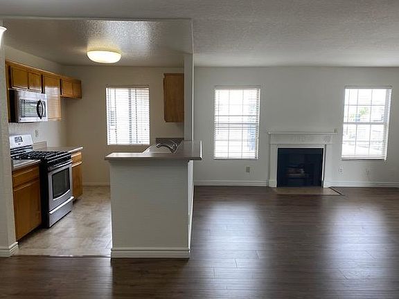 3rd image of 5810 W Olympic Blvd #18