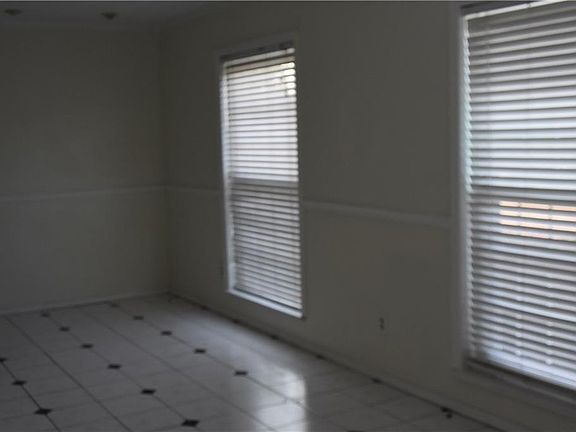 4th image of 2929 Flagstone Dr