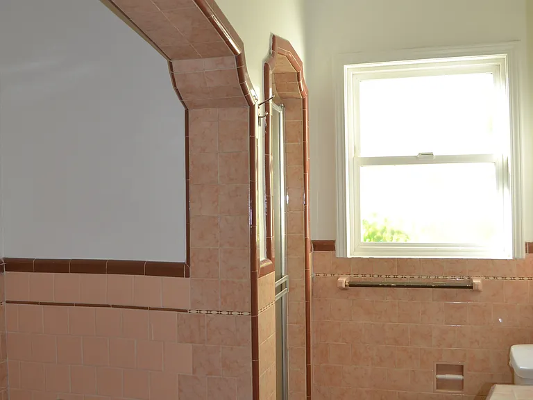 936 S Sherbourne Dr — Photo 16