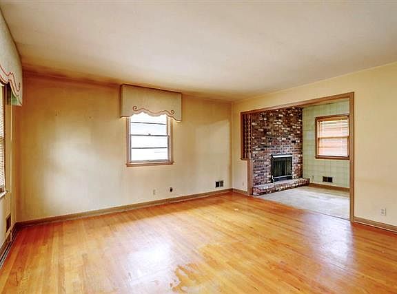 5th image of 9218 E 52nd St