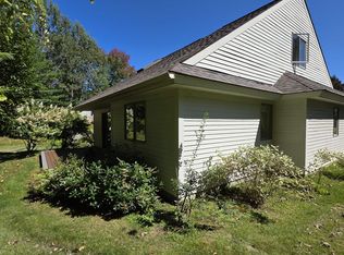 11 Cottage Ct, White River Junction, VT 05001