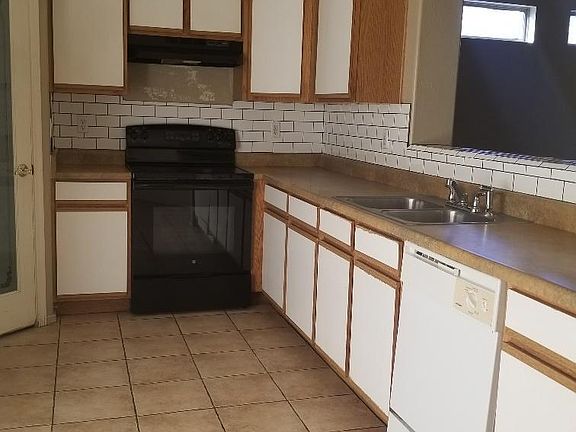 5th image of 12401 W Flores Dr