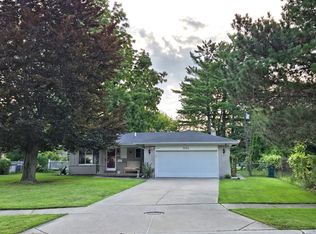 5054 Carnaby Dr, Troy, MI