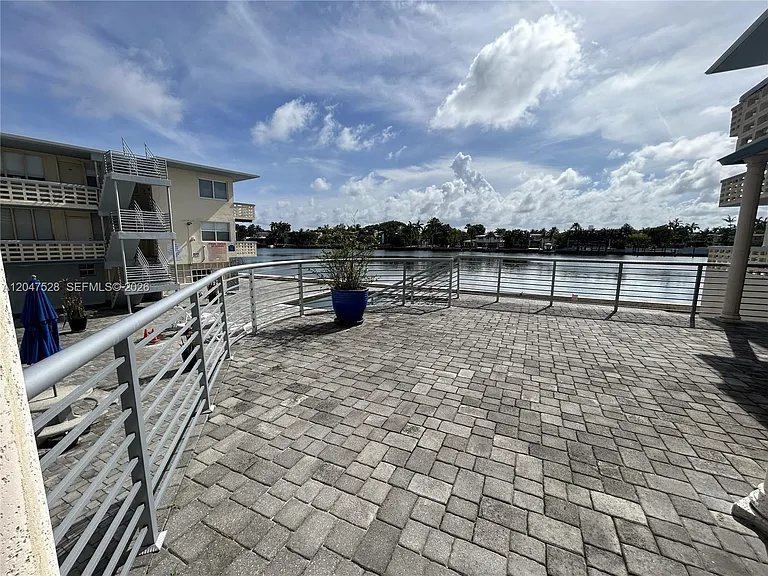 6484 Indian Creek Dr #303 — Photo 9